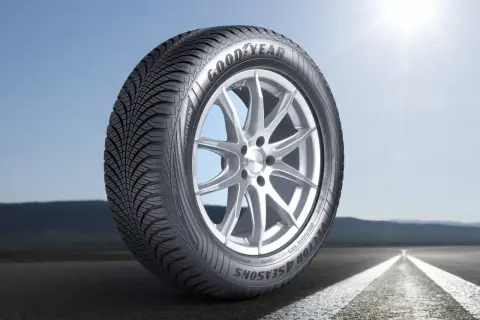 Goodyear Vector 4Seasons Gen-2 Reifen auf einer Straße, bereit für jeden Test.