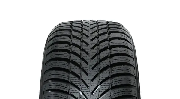 Detailansicht eines Nokian Snowproof 2 Reifens, bereit für den Wintertest.