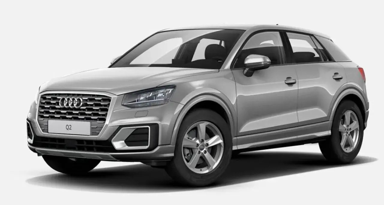 Silberner Audi Q2, ein kompakter SUV, der oft für seine Wendigkeit gelobt wird, aber auch für potenzielle audi q2 probleme bekannt ist.