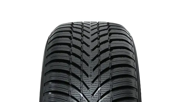 Detailansicht eines Nokian Snowproof 2 Reifens, bereit für den Wintertest.